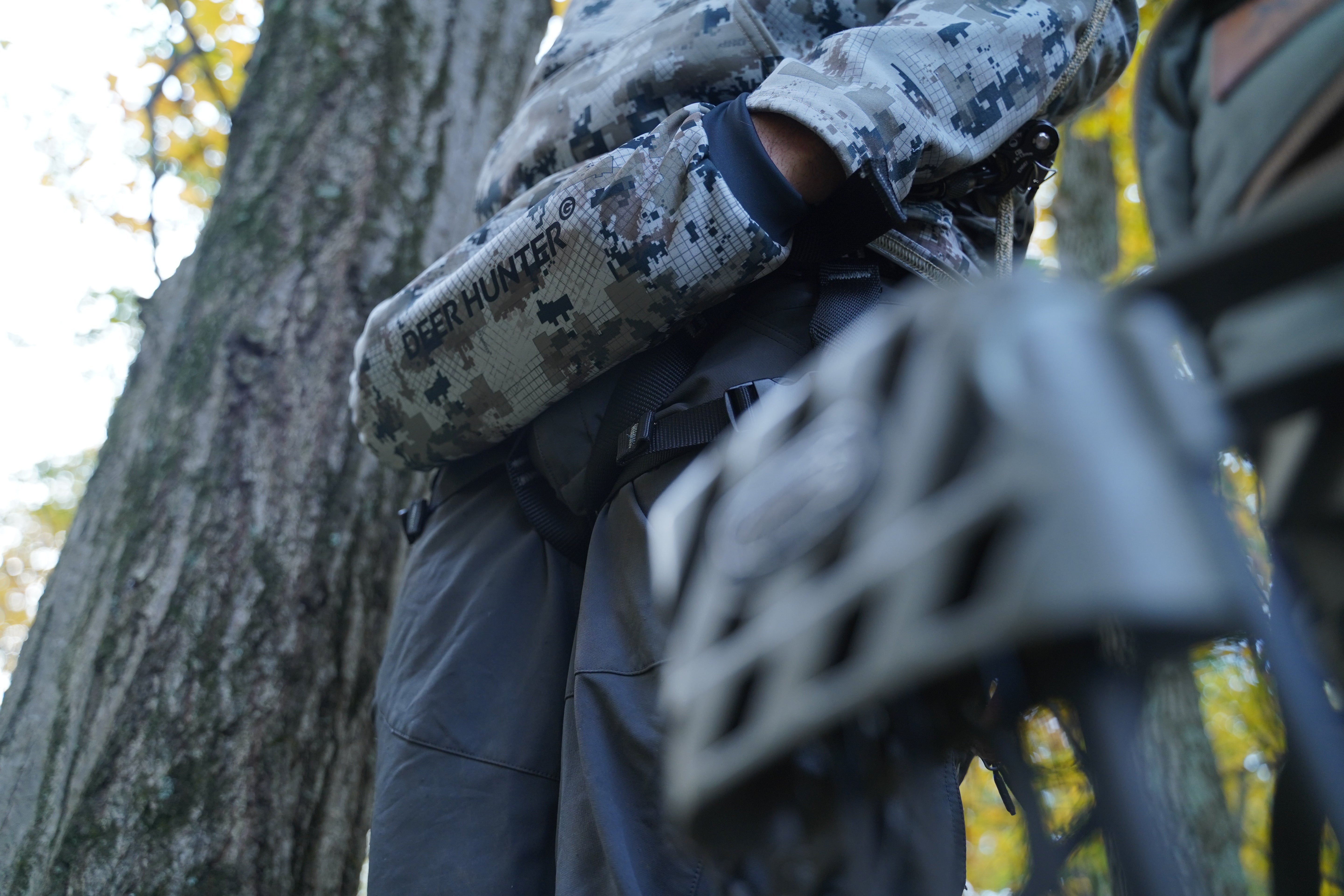 DH Camo Hand Muff | Windproof, Insulated & Water-Resistant